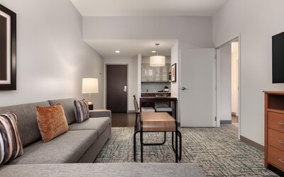 Homewood Suites by Hilton TechRidge Parmer @ I-35