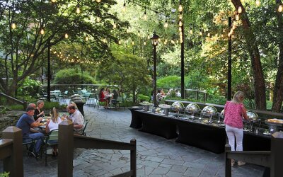Crowne Plaza Atlanta Perimeter at Ravinia by IHG