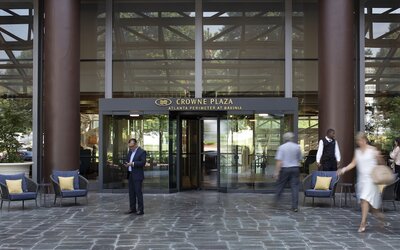 Crowne Plaza Atlanta Perimeter at Ravinia by IHG