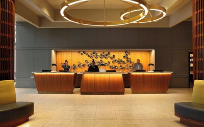 Crowne Plaza Atlanta Perimeter at Ravinia by IHG