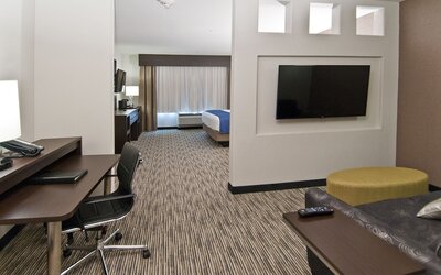 Holiday Inn Austin Airport by IHG
