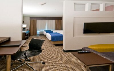 Holiday Inn Austin Airport by IHG