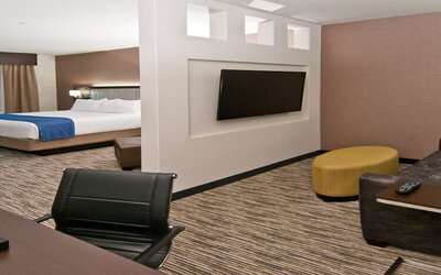 Holiday Inn Austin Airport by IHG