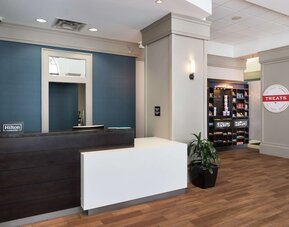 Hampton Inn & Suites Atlanta-Downtown