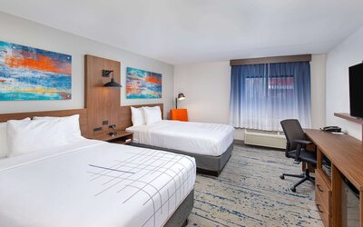 La Quinta Inn & Suites by Wyndham Nashville Airport