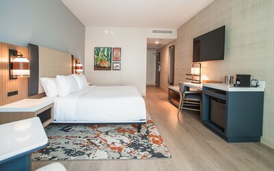 Cambria Hotel Austin Downtown