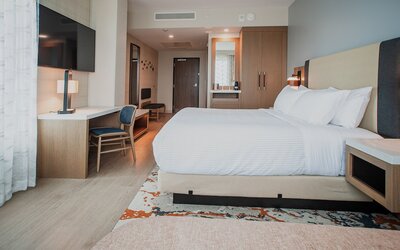 Cambria Hotel Austin Downtown
