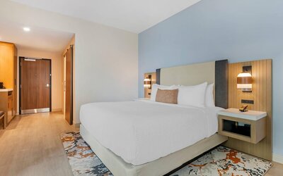 Cambria Hotel Austin Downtown
