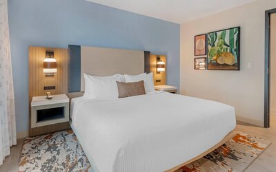 Cambria Hotel Austin Downtown