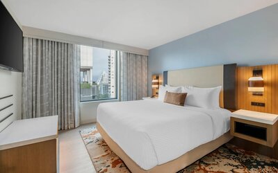 Cambria Hotel Austin Downtown