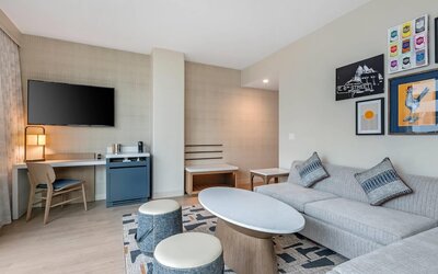 Cambria Hotel Austin Downtown