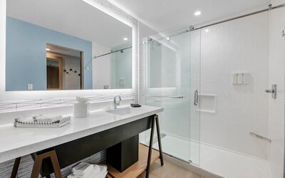 Cambria Hotel Austin Downtown
