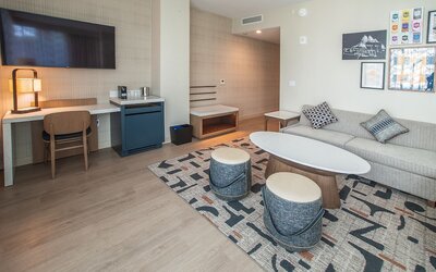 Cambria Hotel Austin Downtown
