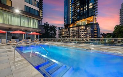 Cambria Hotel Austin Downtown