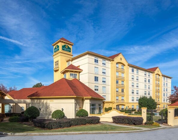 La Quinta Inn & Suites by Wyndham Atlanta Ballpark/Galleria