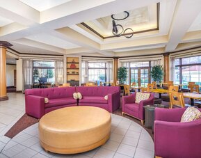 La Quinta Inn & Suites by Wyndham Atlanta Ballpark/Galleria
