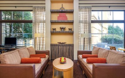 La Quinta Inn & Suites by Wyndham Atlanta Ballpark/Galleria