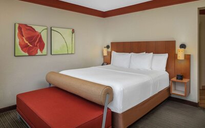 La Quinta Inn & Suites by Wyndham Atlanta Ballpark/Galleria