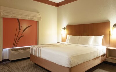 La Quinta Inn & Suites by Wyndham Atlanta Ballpark/Galleria