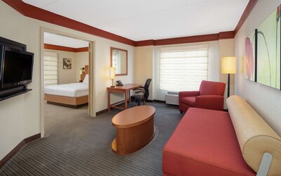 La Quinta Inn & Suites by Wyndham Atlanta Ballpark/Galleria