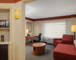 La Quinta Inn & Suites by Wyndham Atlanta Ballpark/Galleria