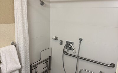 La Quinta Inn & Suites by Wyndham Atlanta Ballpark/Galleria