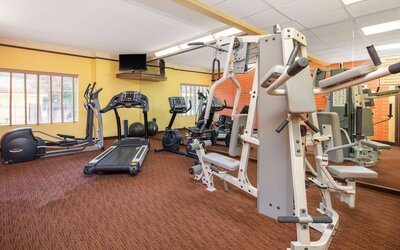 La Quinta Inn & Suites by Wyndham Atlanta Ballpark/Galleria