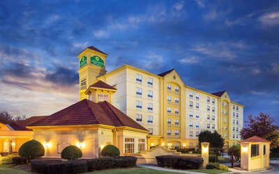 La Quinta Inn & Suites by Wyndham Atlanta Ballpark/Galleria