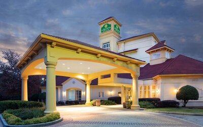 La Quinta Inn & Suites by Wyndham Atlanta Ballpark/Galleria