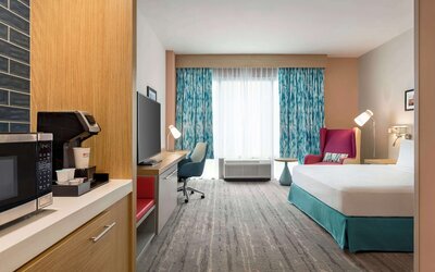 Room, 1 King Bed, Accessible, Bathtub