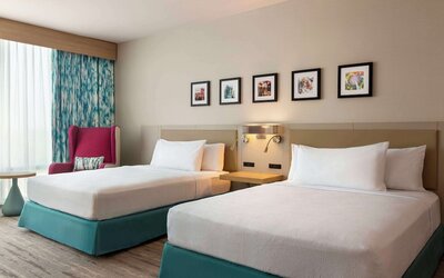 Room, 2 Queen Beds, Accessible, Bathtub
