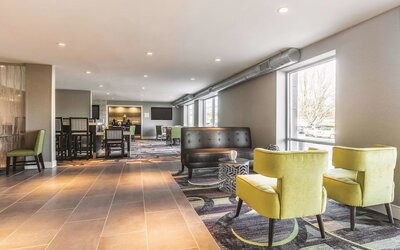 La Quinta Inn & Suites by Wyndham Atlanta Midtown - Buckhead