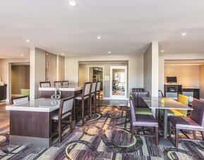 La Quinta Inn & Suites by Wyndham Atlanta Midtown - Buckhead