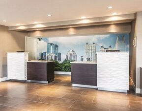 La Quinta Inn & Suites by Wyndham Atlanta Midtown - Buckhead