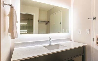 La Quinta Inn & Suites by Wyndham Atlanta Midtown - Buckhead