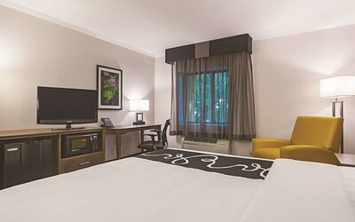 La Quinta Inn & Suites by Wyndham Atlanta Midtown - Buckhead