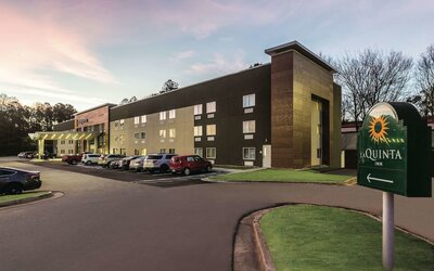 La Quinta Inn & Suites by Wyndham Atlanta Midtown - Buckhead