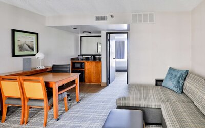 Embassy Suites by Hilton Austin Central