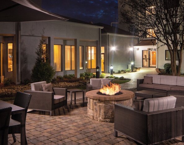Courtyard by Marriott Nashville Airport