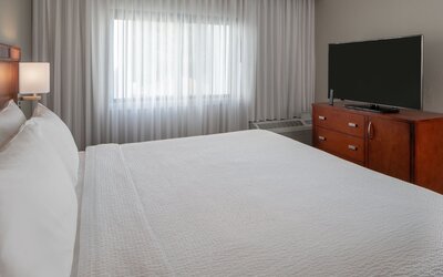 Courtyard by Marriott Nashville Airport