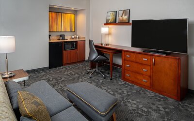 Courtyard by Marriott Nashville Airport