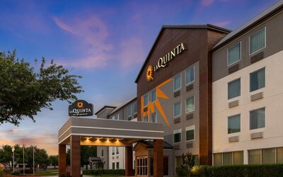 La Quinta Inn & Suites by Wyndham Austin Round Rock
