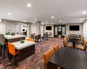 La Quinta Inn & Suites by Wyndham Austin Round Rock