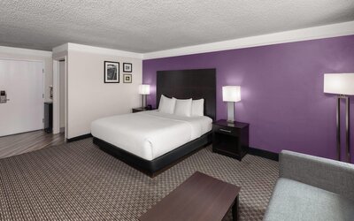 La Quinta Inn & Suites by Wyndham Austin Round Rock