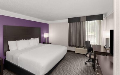 La Quinta Inn & Suites by Wyndham Austin Round Rock