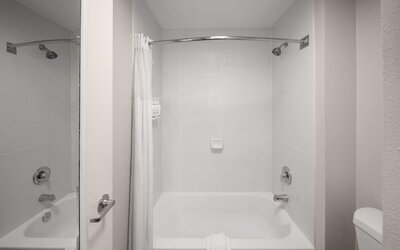 La Quinta Inn & Suites by Wyndham Austin Round Rock