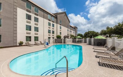 La Quinta Inn & Suites by Wyndham Austin Round Rock