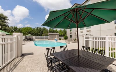 La Quinta Inn & Suites by Wyndham Austin Round Rock