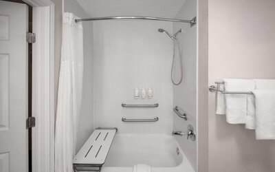 La Quinta Inn & Suites by Wyndham Austin Round Rock