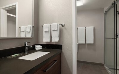 Courtyard by Marriott Atlanta Northlake